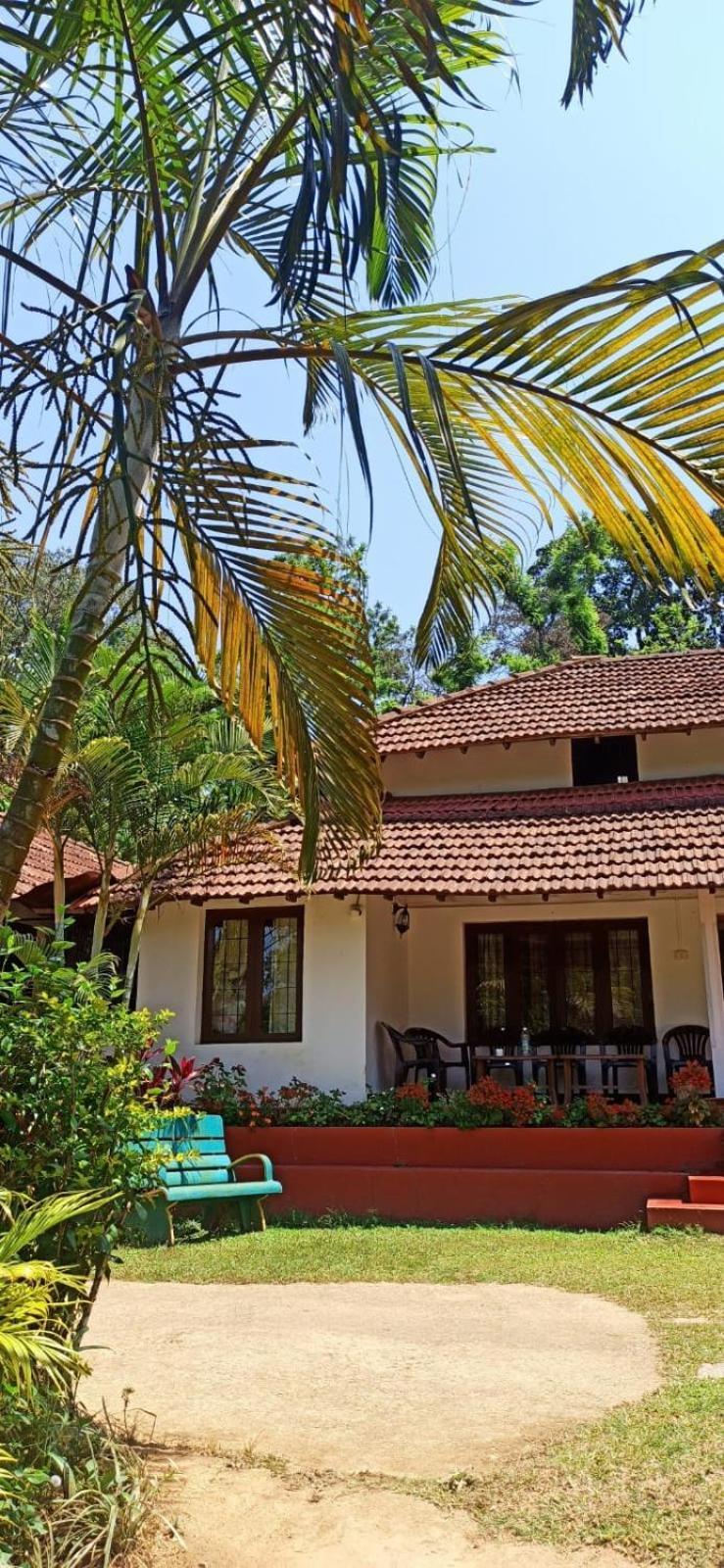 Emerald Castle Villa Madikeri Bagian luar foto